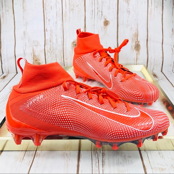 football shoes under 800